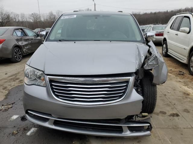 2016 Chrysler Town & Country Touring L