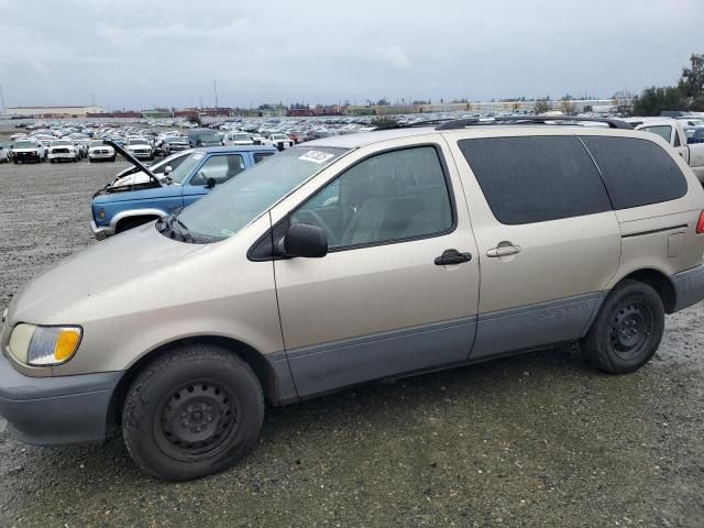 2003 Toyota Sienna LE