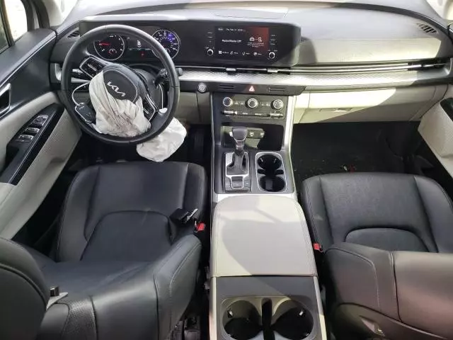 2023 KIA Carnival LX