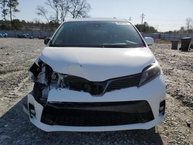 2018 Toyota Sienna SE