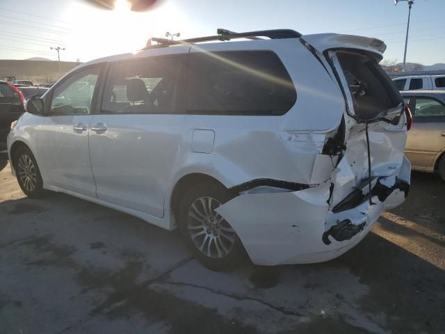 2018 Toyota Sienna XLE