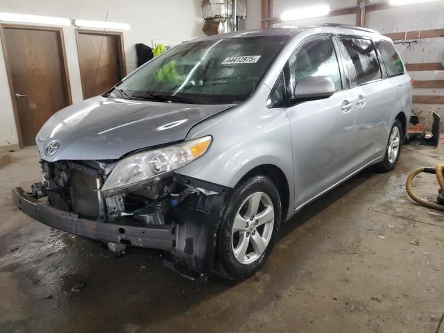 2014 Toyota Sienna LE