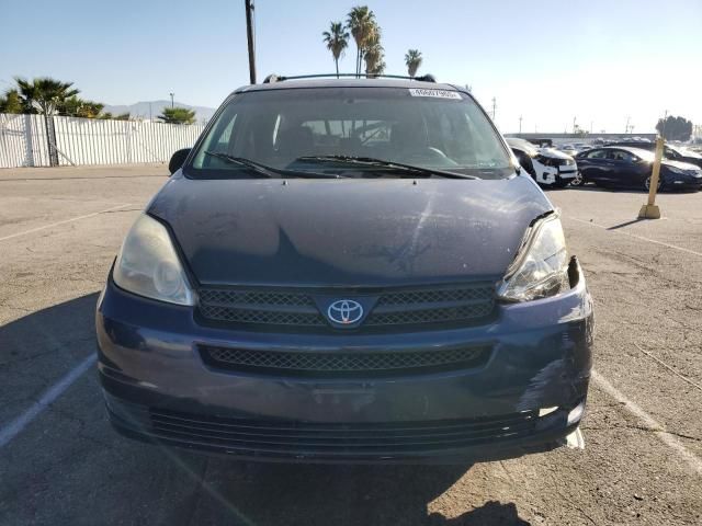 2004 Toyota Sienna CE