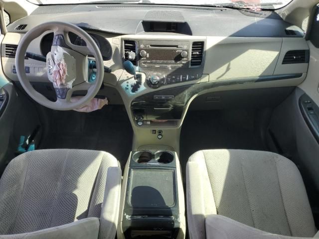 2013 Toyota Sienna LE