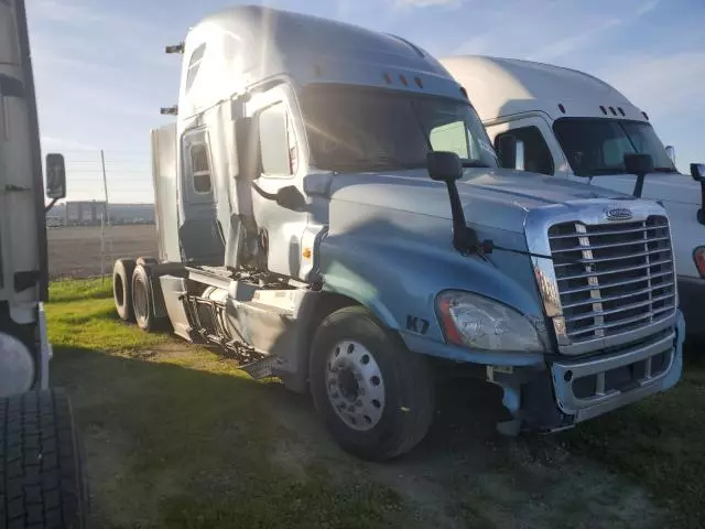 2015 Freightliner Cascadia 125