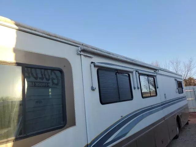 2000 Freightliner Chassis X Line Motor Home