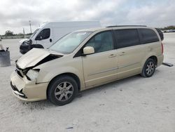 2011 Chrysler Town & Country Touring en venta en Arcadia, FL