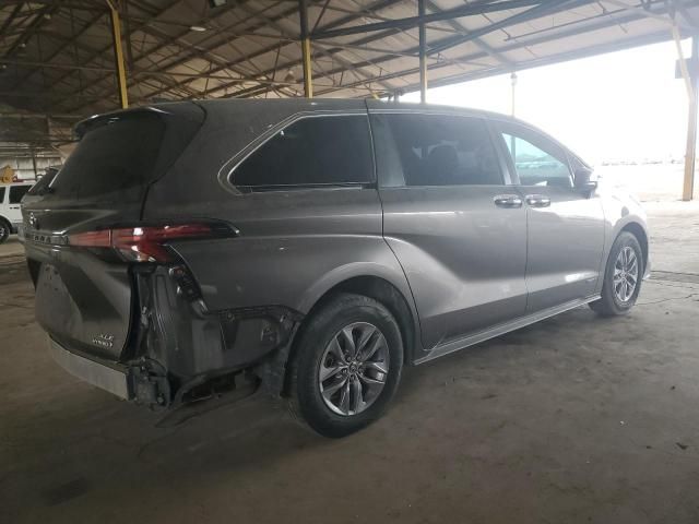 2021 Toyota Sienna XLE