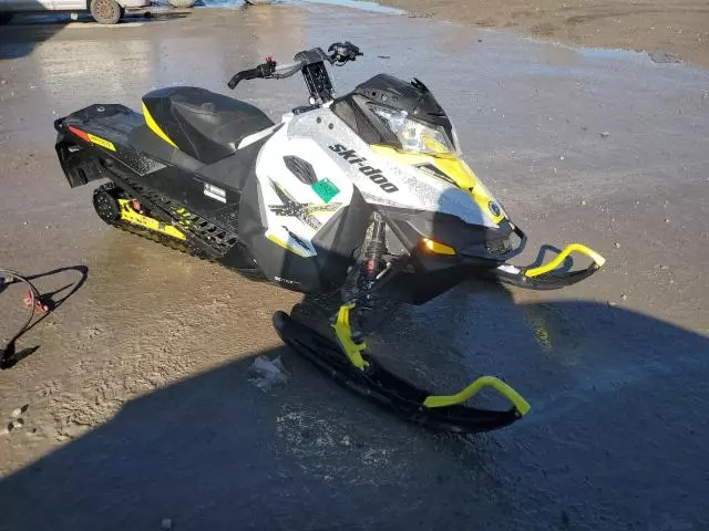 2016 Skidoo 2016 Skidoo MXZ X 600