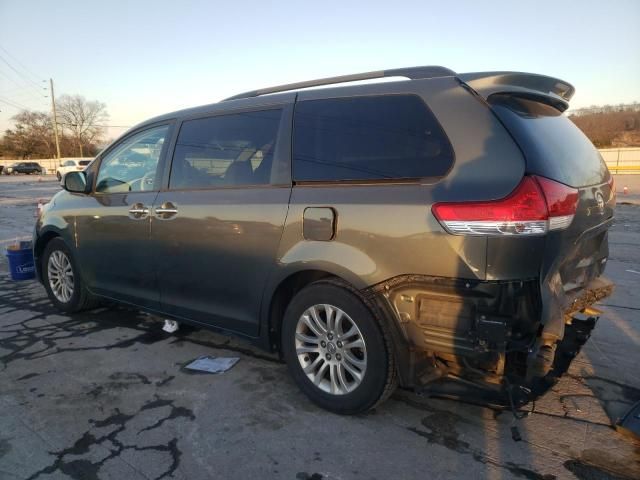 2013 Toyota Sienna XLE