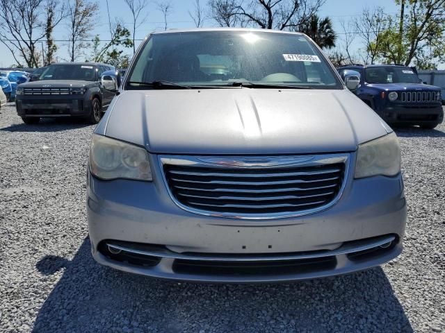 2014 Chrysler Town & Country Touring L