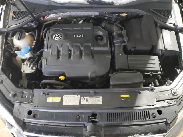 2015 Volkswagen Passat SE