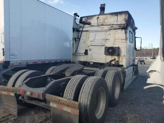 2015 Volvo VNL Semi Truck