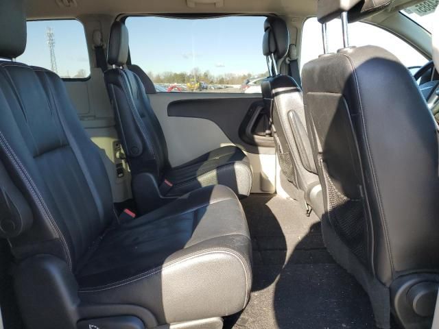 2014 Chrysler Town & Country Touring