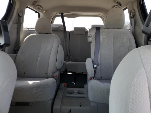 2011 Toyota Sienna LE