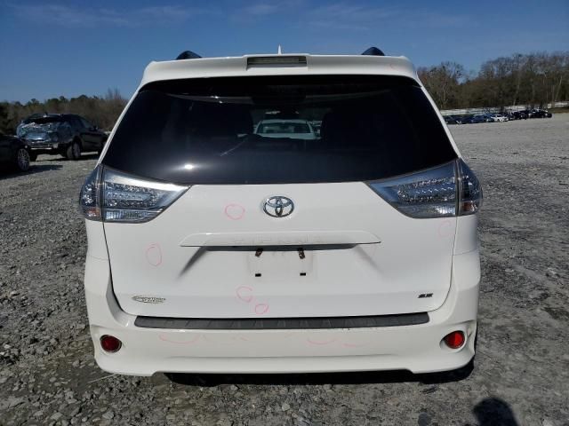 2018 Toyota Sienna SE