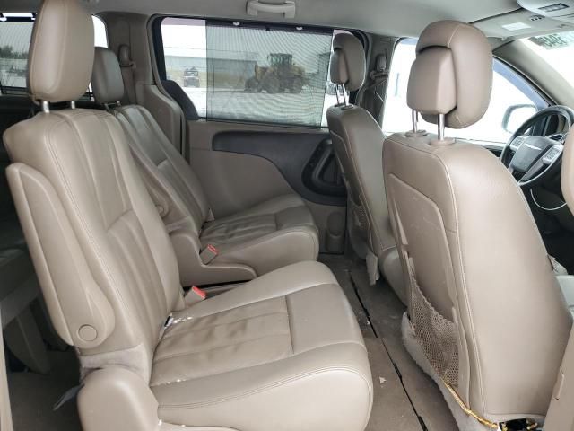 2014 Chrysler Town & Country Touring L