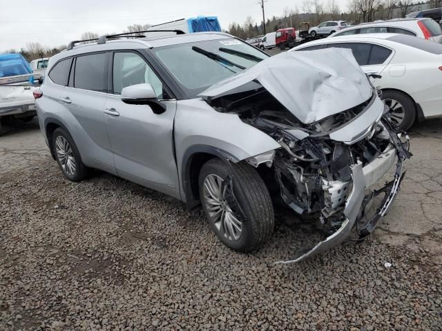 2022 Toyota Highlander Hybrid Platinum