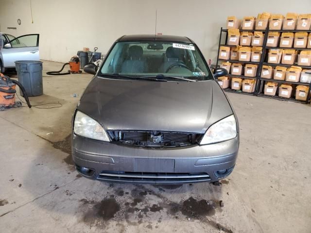 2005 Ford Focus ZX4