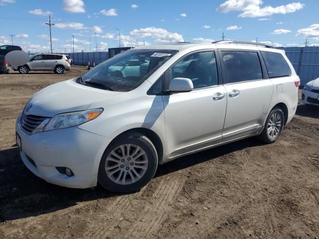 2017 Toyota Sienna XLE