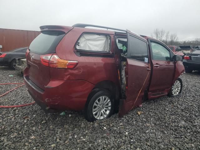 2017 Toyota Sienna XLE