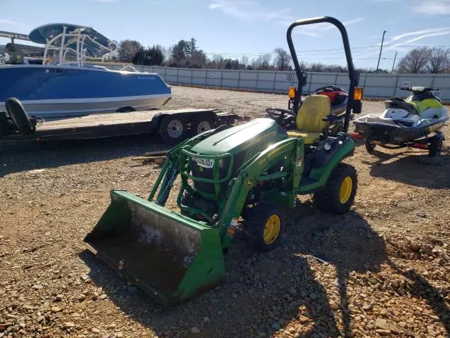 2019 John Deere 1025R Tractor