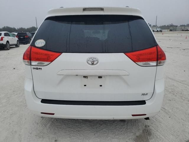 2014 Toyota Sienna XLE