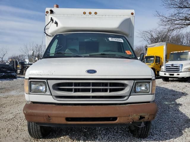 2000 Ford Econoline E450 Super Duty Cutaway Van