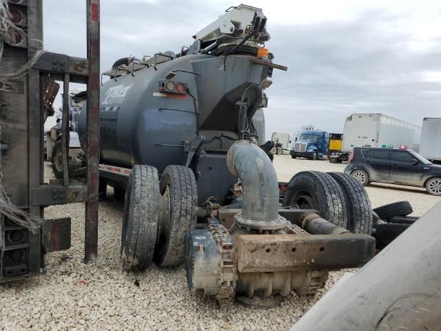 2016 Peterbilt 389 Vacuum Truck