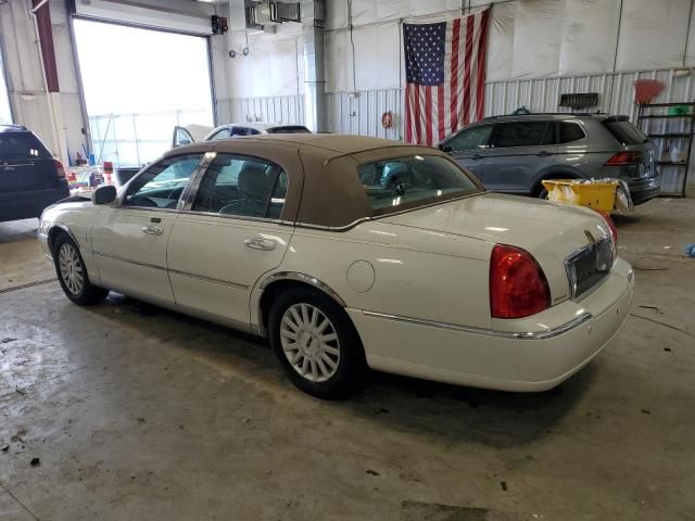 2003 Lincoln Town Car Signature