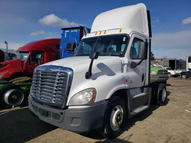 2015 Freightliner Cascadia 125