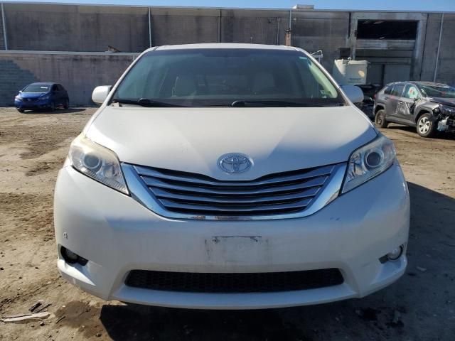 2011 Toyota Sienna XLE