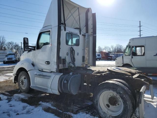 2014 Kenworth Construction T680