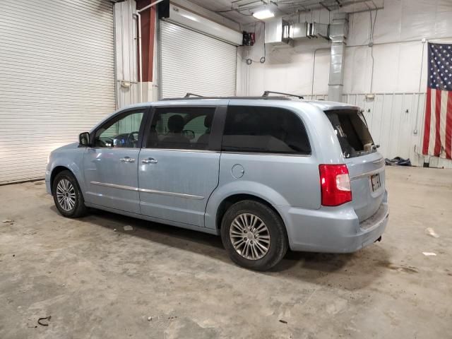 2013 Chrysler Town & Country Touring L