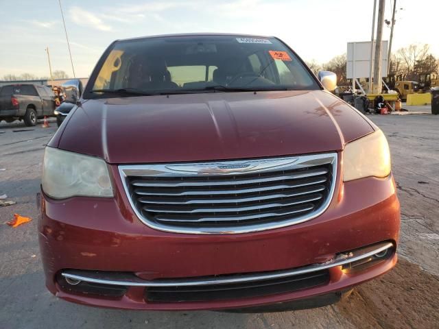 2014 Chrysler Town & Country Touring L