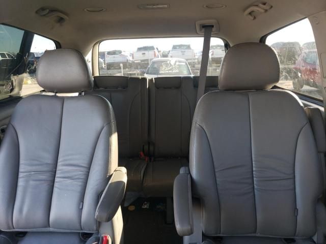 2012 KIA Sedona EX