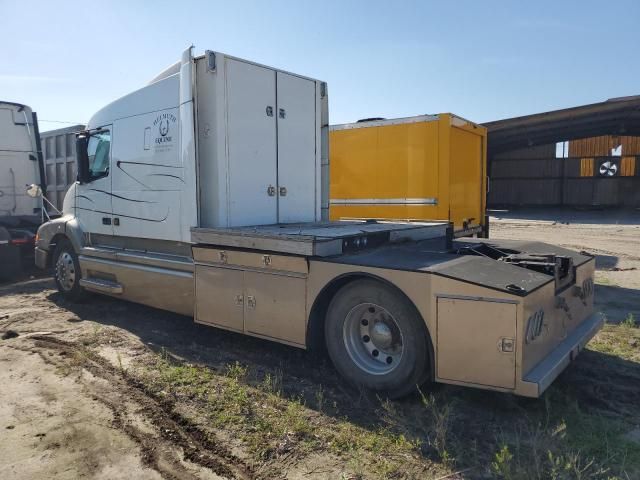 2001 Volvo VN Flatbed Truck