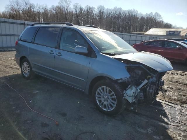 2010 Toyota Sienna XLE