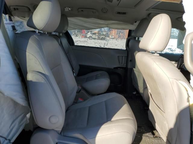 2017 Toyota Sienna XLE