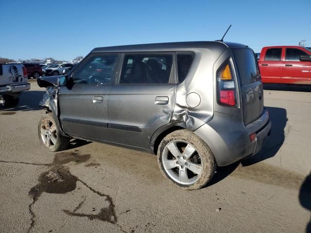 2010 KIA Soul +