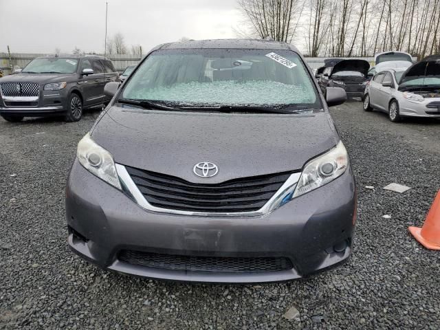 2013 Toyota Sienna LE