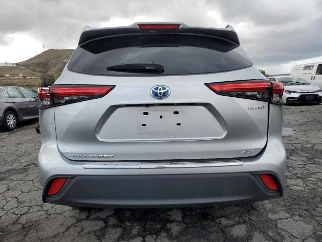 2022 Toyota Highlander Hybrid XLE