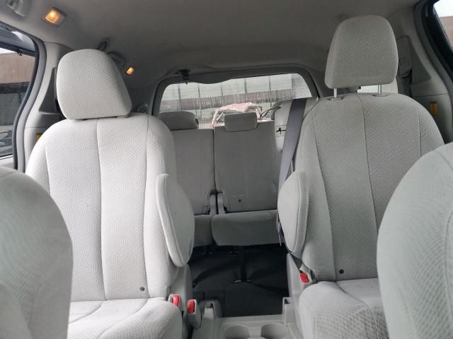 2011 Toyota Sienna LE