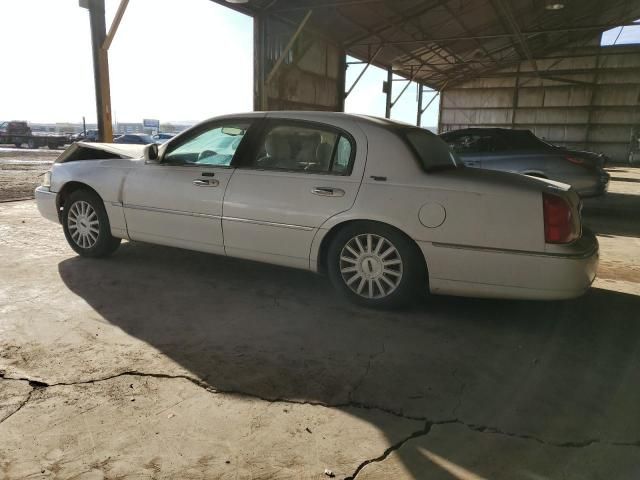 2005 Lincoln Town Car Signature Limited