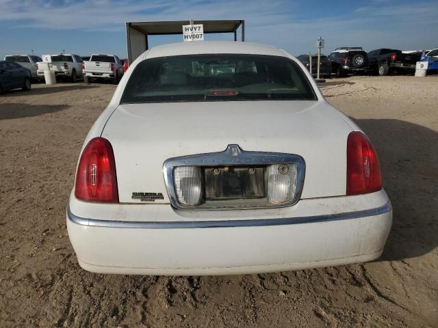 2000 Lincoln Town Car Signature