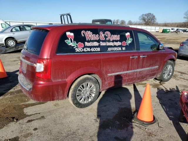 2016 Chrysler Town & Country Touring L