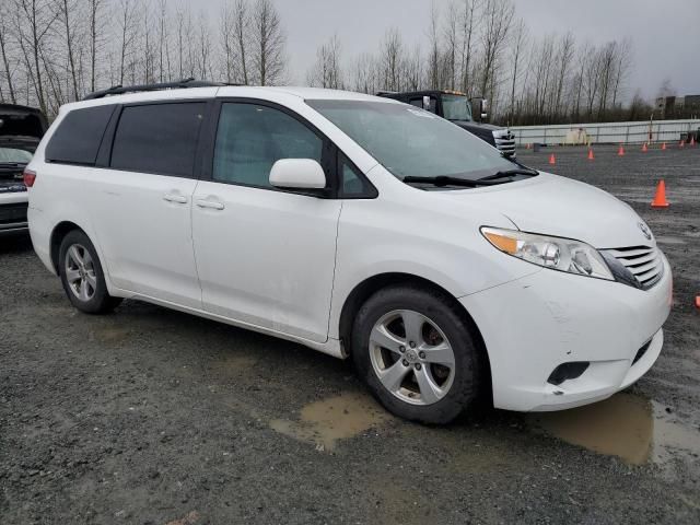 2016 Toyota Sienna LE