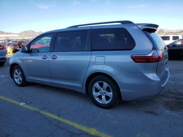 2017 Toyota Sienna LE