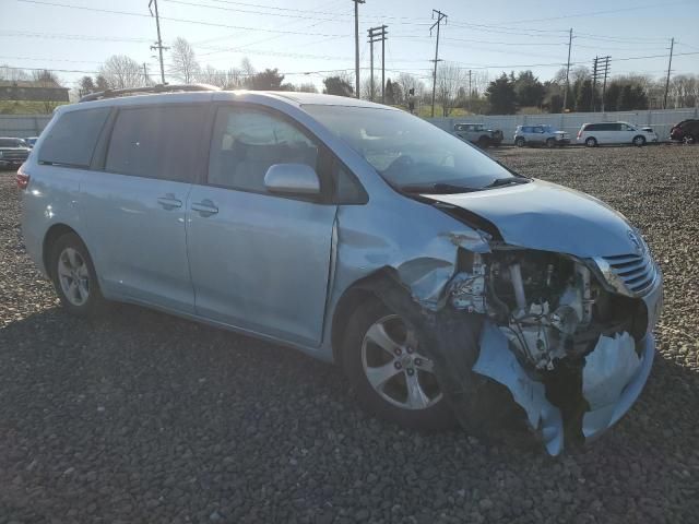 2015 Toyota Sienna LE