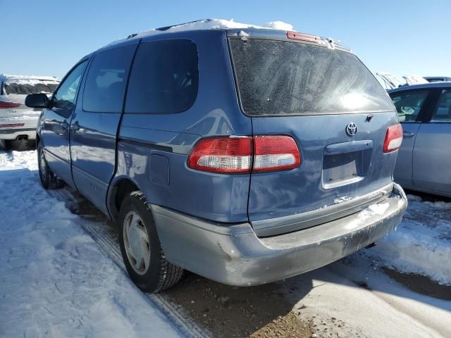 2002 Toyota Sienna LE